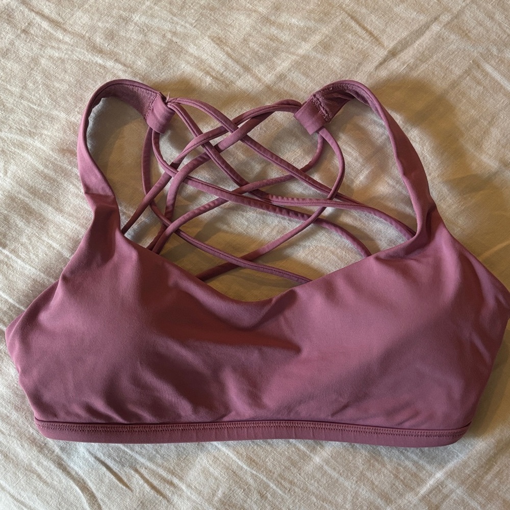 Lululemon Free to Be Sports Bra - Size 6